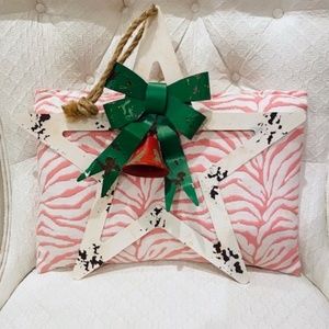 D14-Vintage Rustic Metal Holiday Star with Bow & Bell